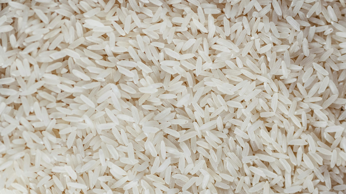 banner photo of long grain white rice uncooked